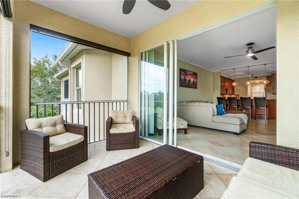 4650 Yacht Harbor Dr 125, Naples, FL 34112-20