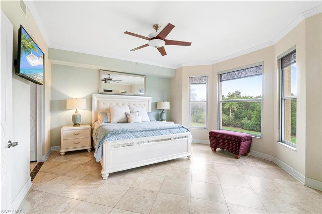 4650 Yacht Harbor Dr 125, Naples, FL 34112-8