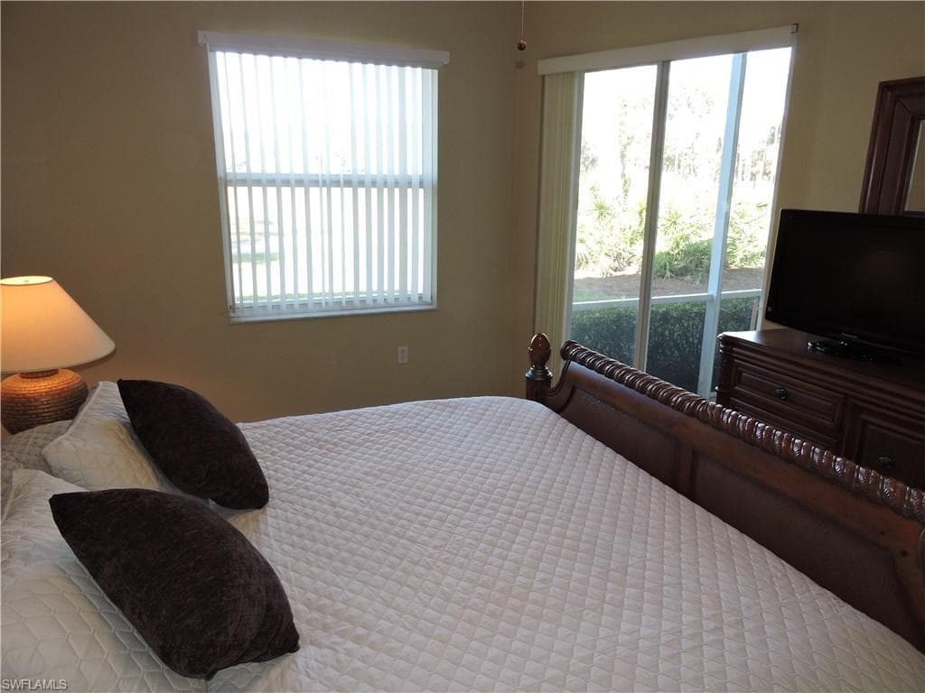 3365 Grand Cypress Dr 102, Naples, FL 34119-10