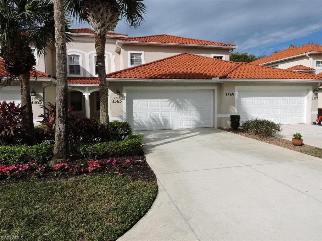 3365 Grand Cypress Dr 102, Naples, FL 34119-1