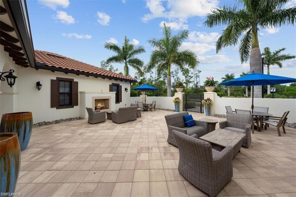 15148 Palmer Lake Cir 202, Naples, FL 34109-31