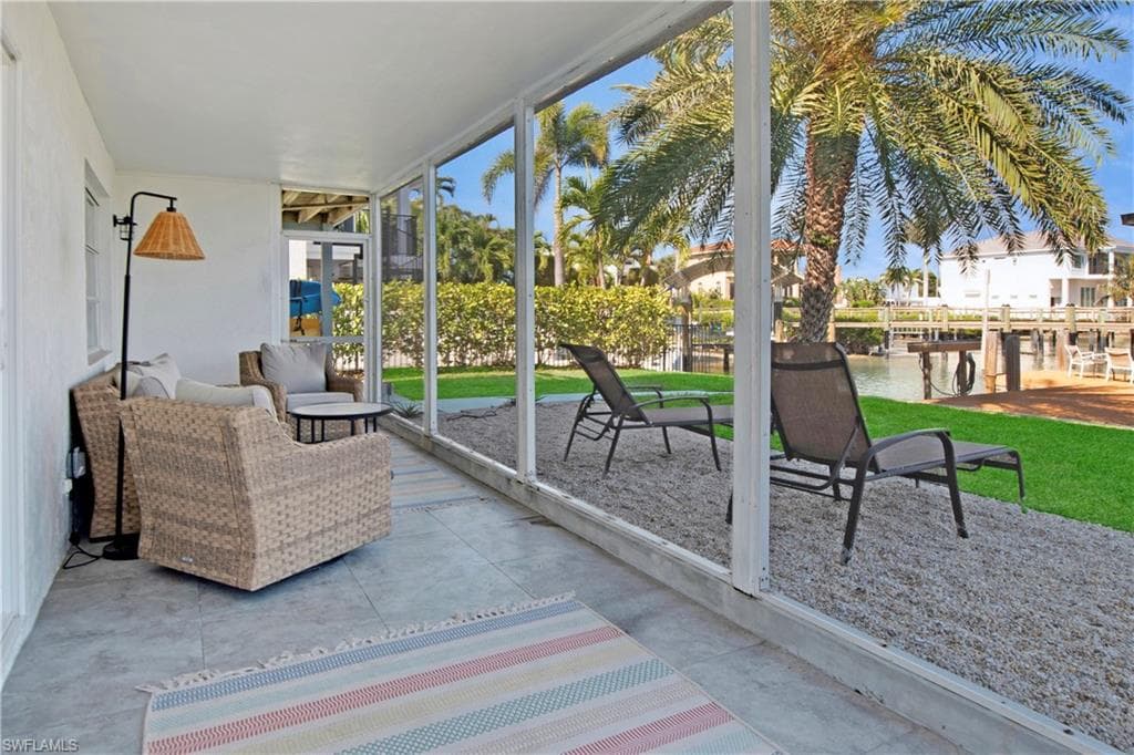 31 Pelican St W, Naples, FL 34113-30