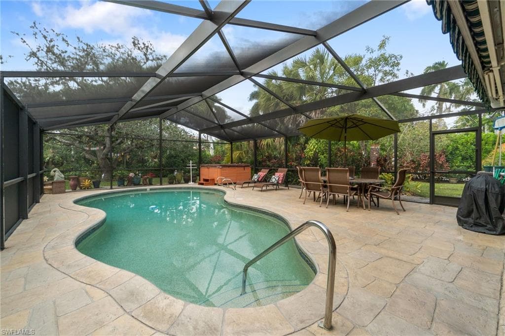 711 Banyan Blvd, Naples, FL 34102-13