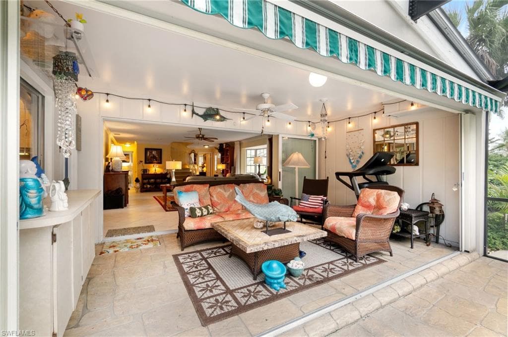 711 Banyan Blvd, Naples, FL 34102-17