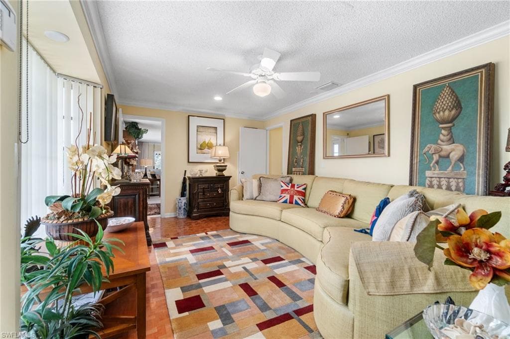 711 Banyan Blvd, Naples, FL 34102-18