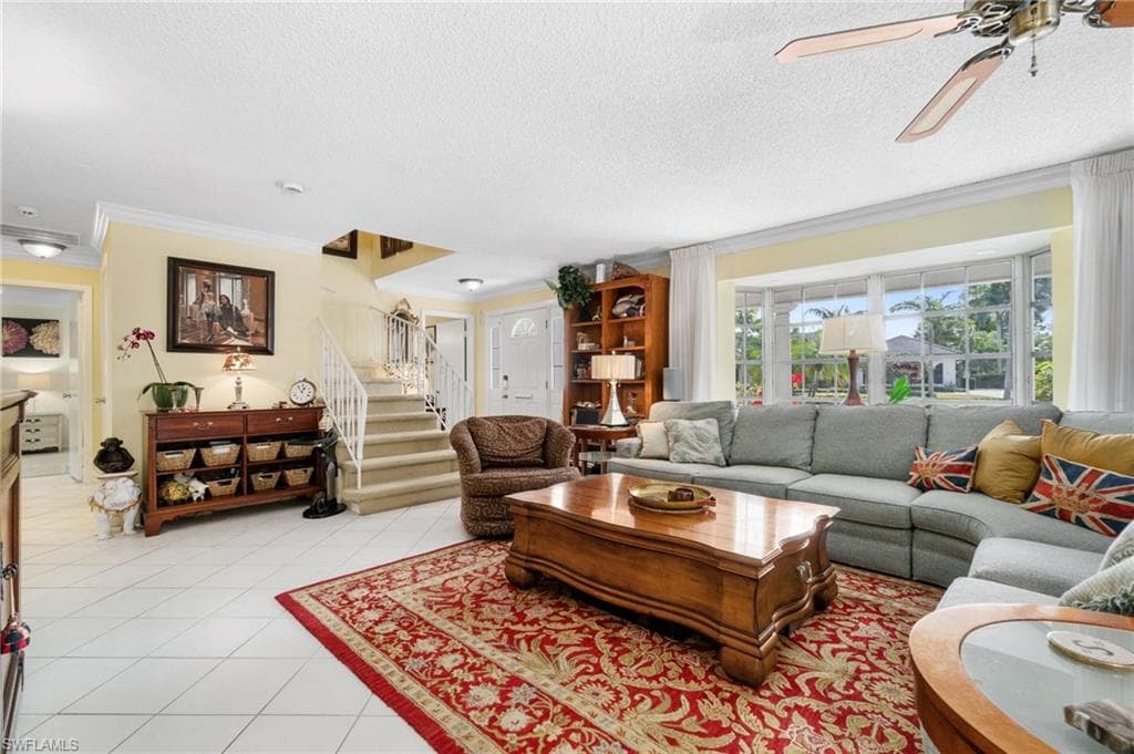 711 Banyan Blvd, Naples, FL 34102-19