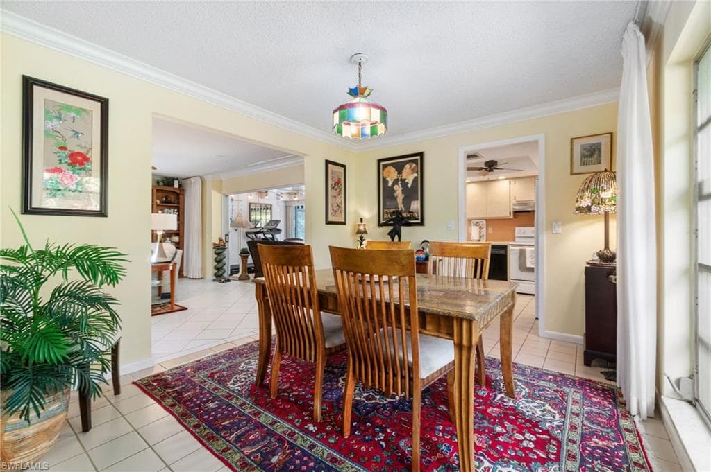 711 Banyan Blvd, Naples, FL 34102-21