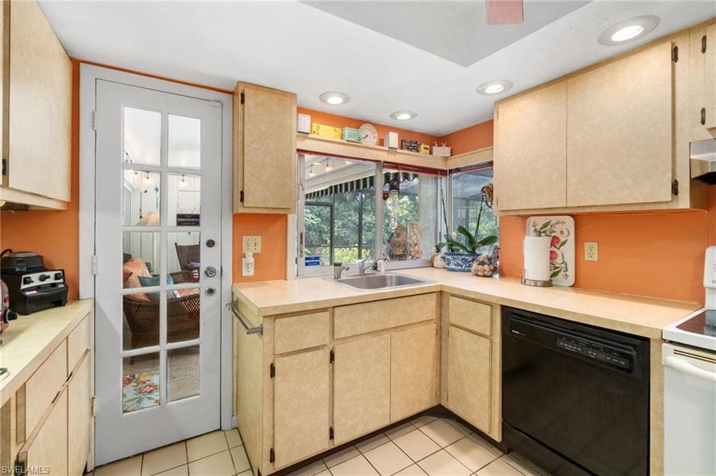 711 Banyan Blvd, Naples, FL 34102-23