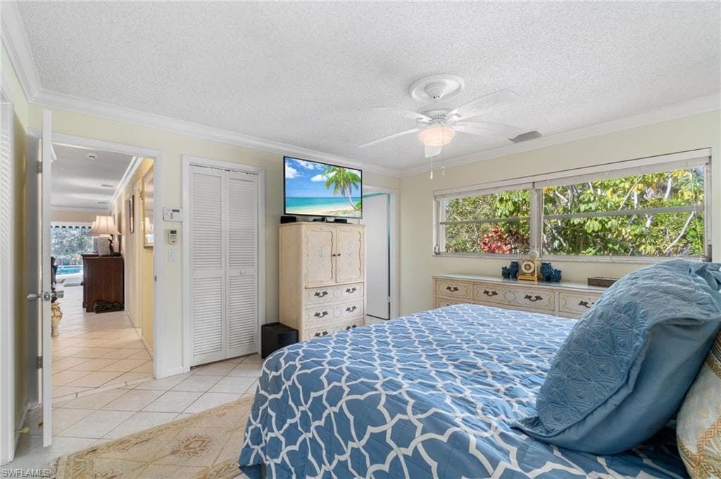 711 Banyan Blvd, Naples, FL 34102-24