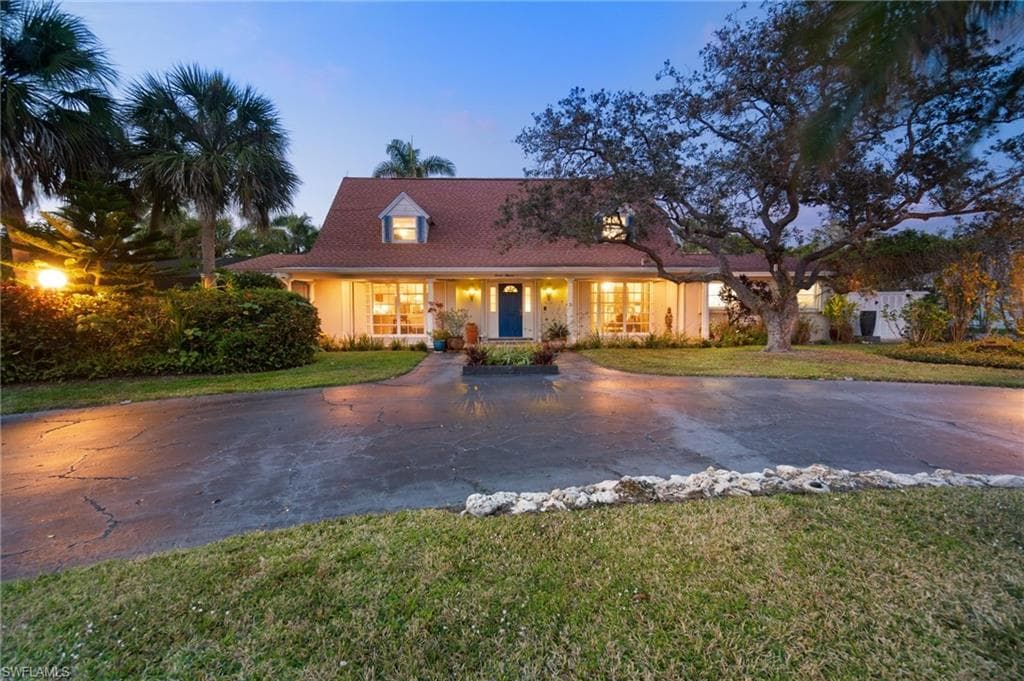 711 Banyan Blvd, Naples, FL 34102-29