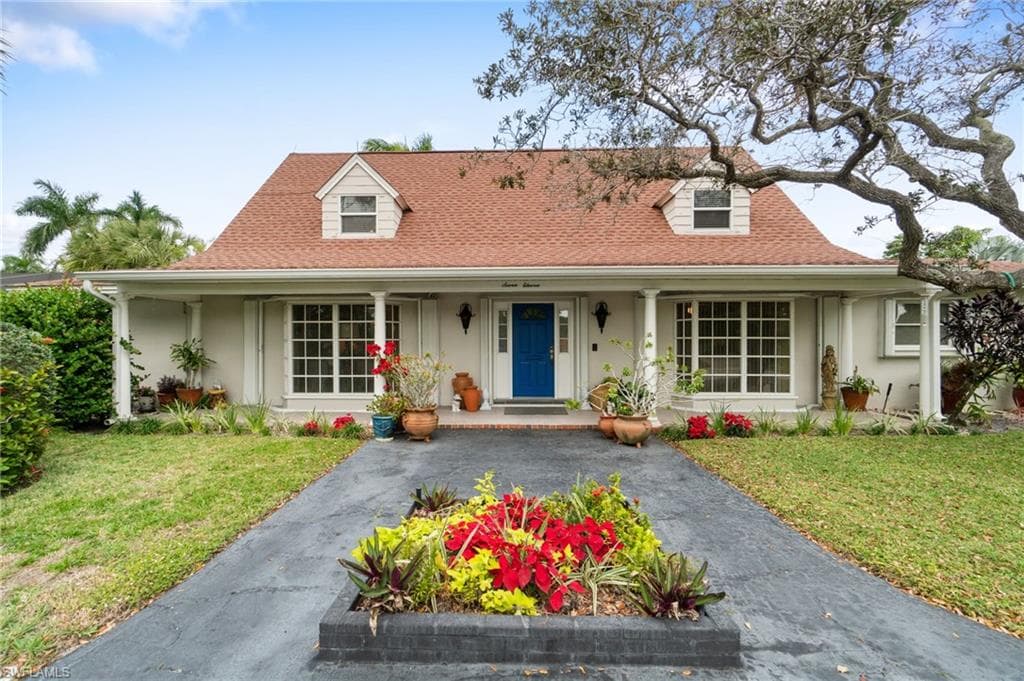 711 Banyan Blvd, Naples, FL 34102-3