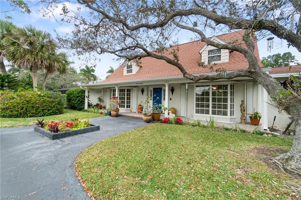 711 Banyan Blvd, Naples, FL 34102-8