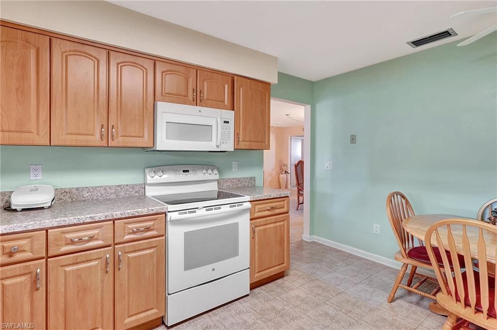1286 Broadwater Dr, Fort Myers, FL 33919-9