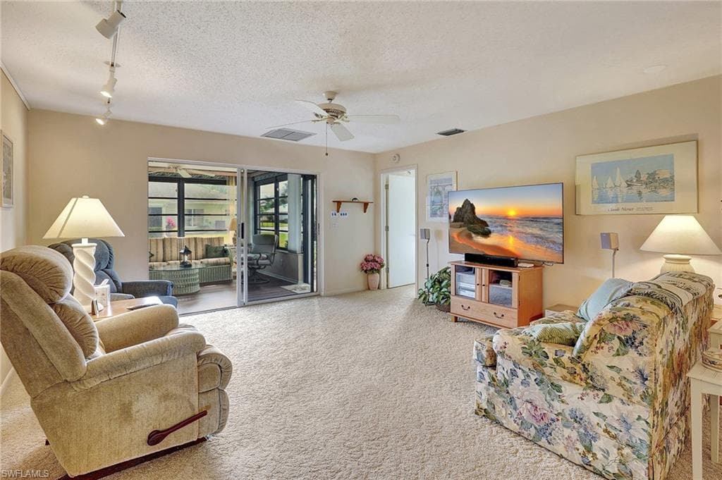 1286 Broadwater Dr, Fort Myers, FL 33919-12