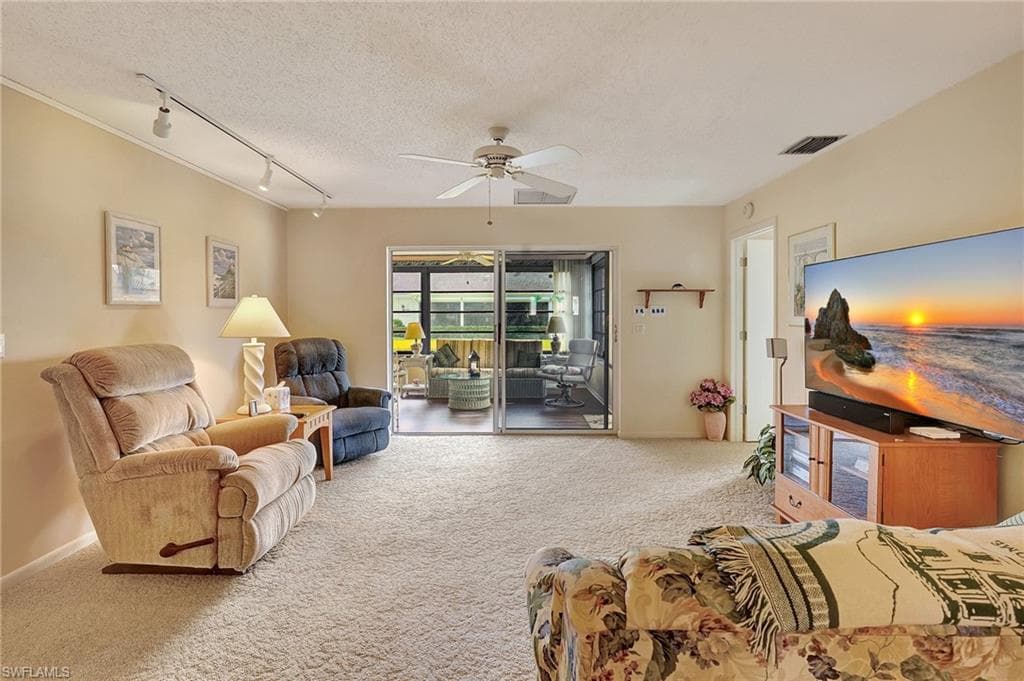 1286 Broadwater Dr, Fort Myers, FL 33919-4