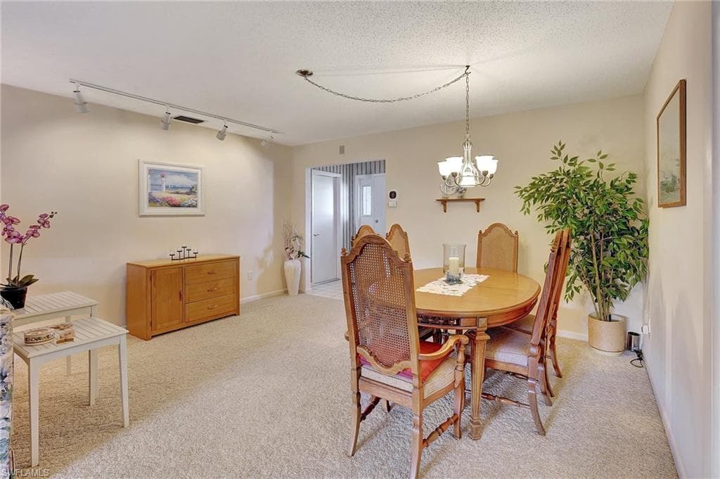 1286 Broadwater Dr, Fort Myers, FL 33919-6