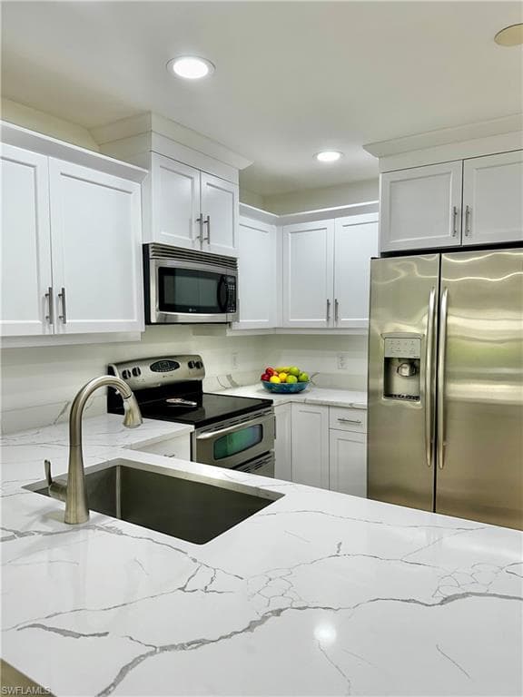 9553 Campbell Cir, Naples, FL 34109-19