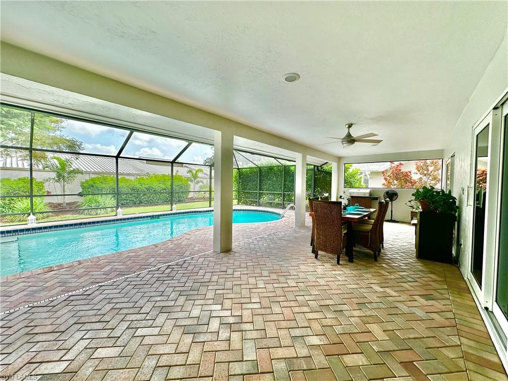 9553 Campbell Cir, Naples, FL 34109-25