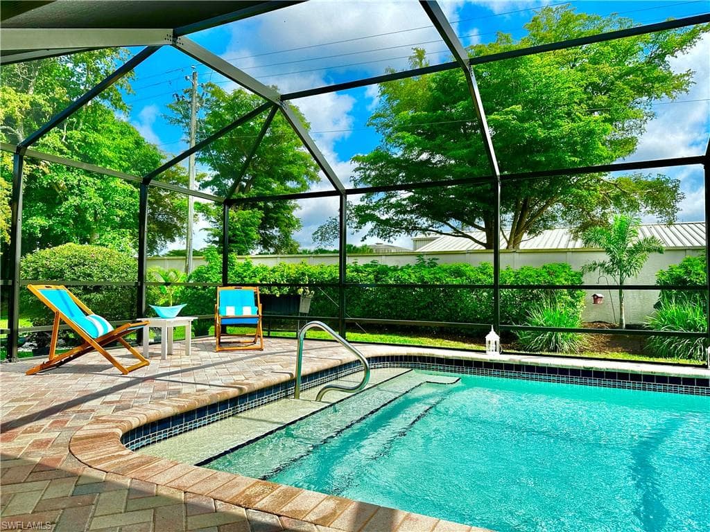9553 Campbell Cir, Naples, FL 34109-27