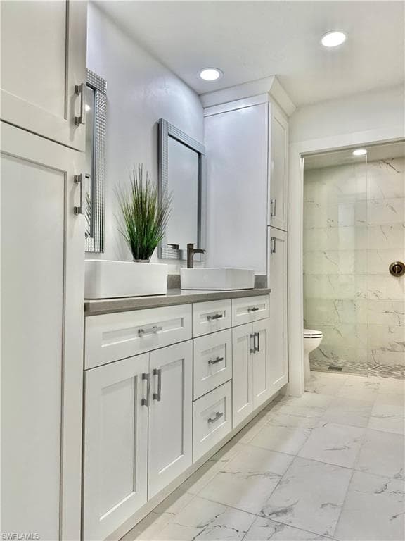 9553 Campbell Cir, Naples, FL 34109-36