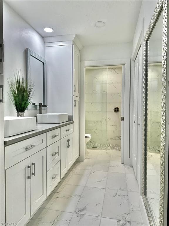 9553 Campbell Cir, Naples, FL 34109-37