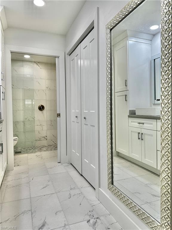 9553 Campbell Cir, Naples, FL 34109-38