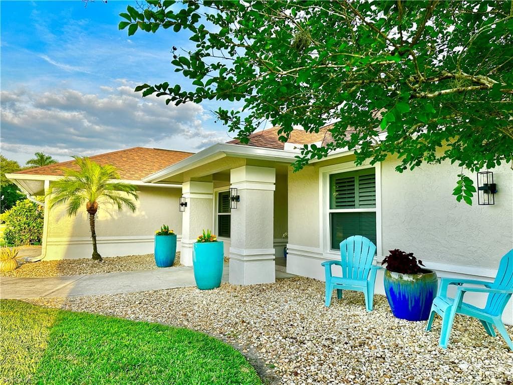 9553 Campbell Cir, Naples, FL 34109-45
