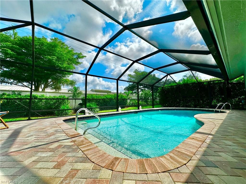 9553 Campbell Cir, Naples, FL 34109-3