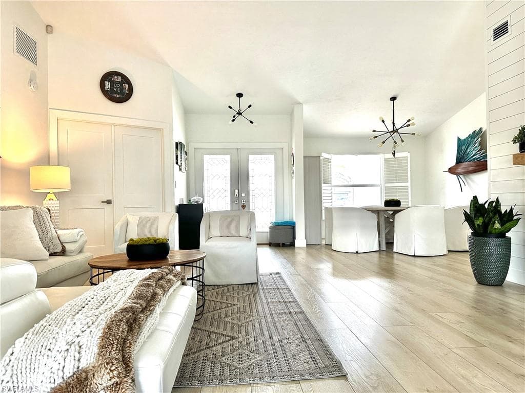 9553 Campbell Cir, Naples, FL 34109-5
