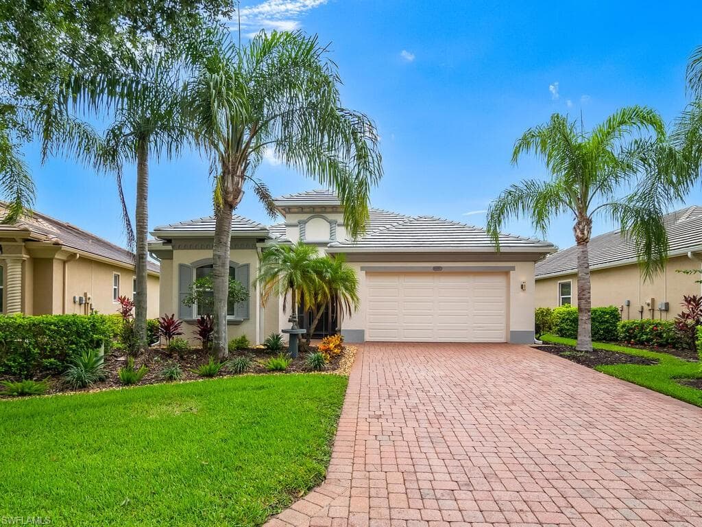 10212 Gator Bay Ct E, Naples, FL 34120-3