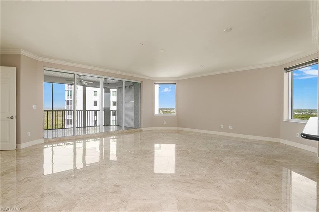 275 Indies Way 1606, Naples, FL 34110-17