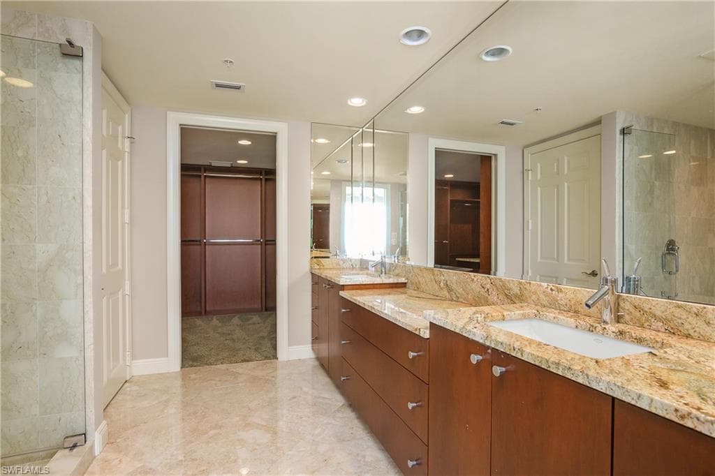 275 Indies Way 1606, Naples, FL 34110-32