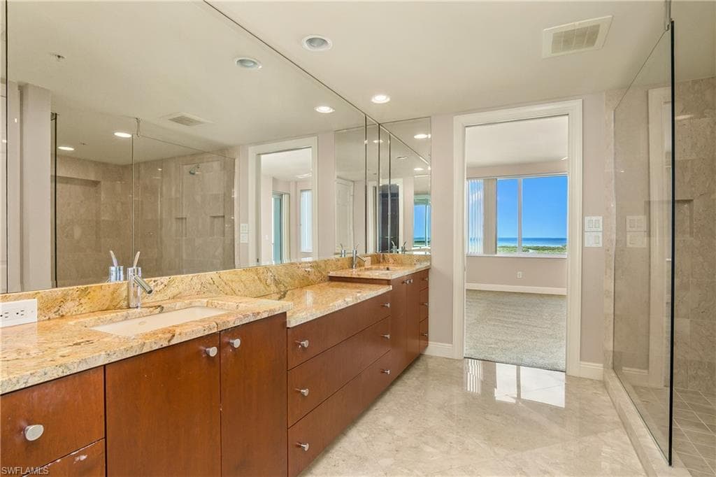 275 Indies Way 1606, Naples, FL 34110-33