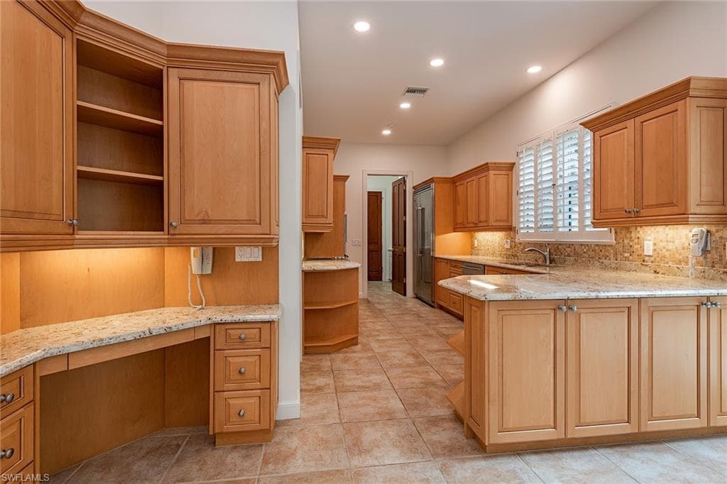 8169 Via Vecchia, Naples, FL 34108-5