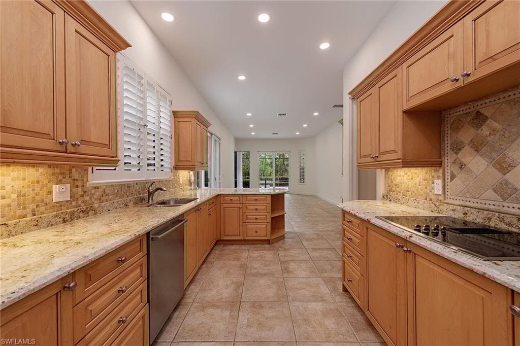 8169 Via Vecchia, Naples, FL 34108-6