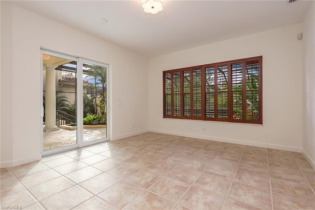8169 Via Vecchia, Naples, FL 34108-7