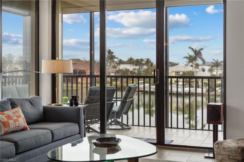 10482 Gulf Shore Dr 221, Naples, FL 34108-15
