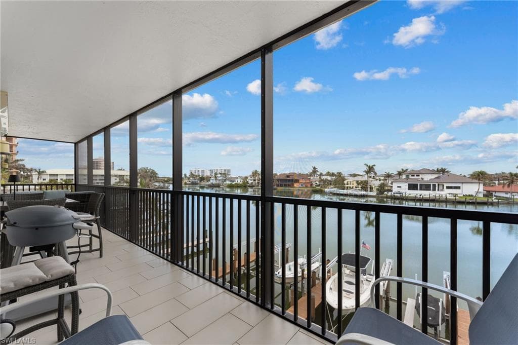 10482 Gulf Shore Dr 221, Naples, FL 34108-17