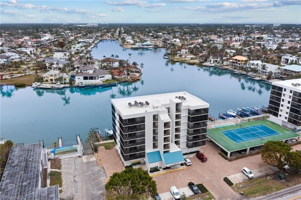 10482 Gulf Shore Dr 221, Naples, FL 34108-1