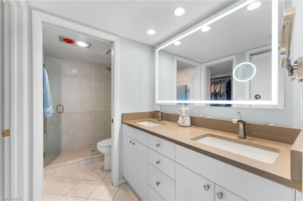 10482 Gulf Shore Dr 221, Naples, FL 34108-26