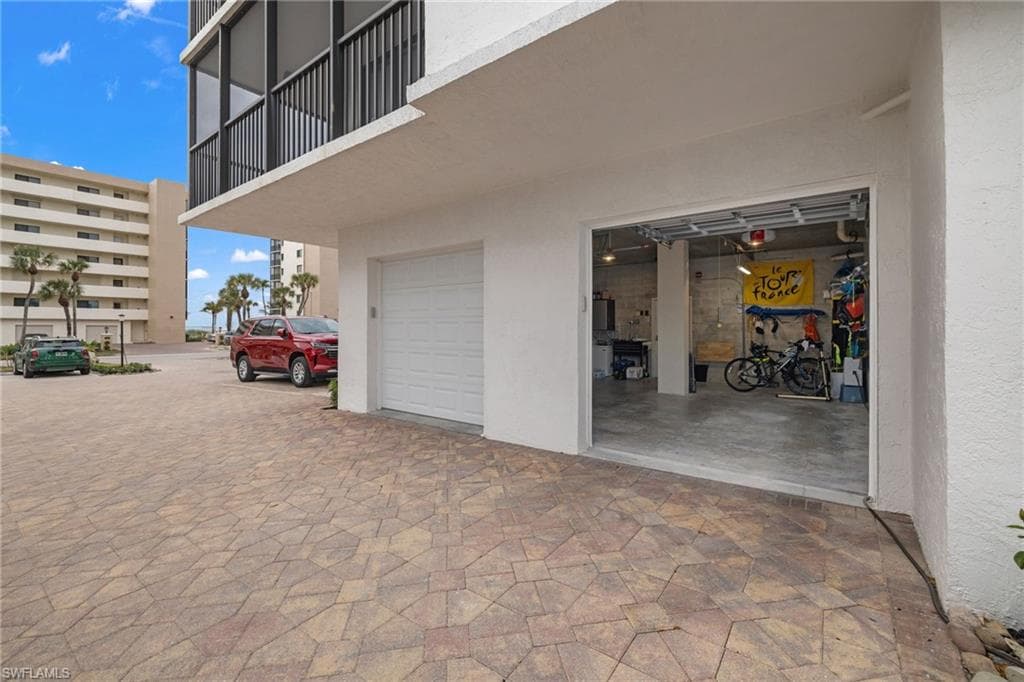 10482 Gulf Shore Dr 221, Naples, FL 34108-34