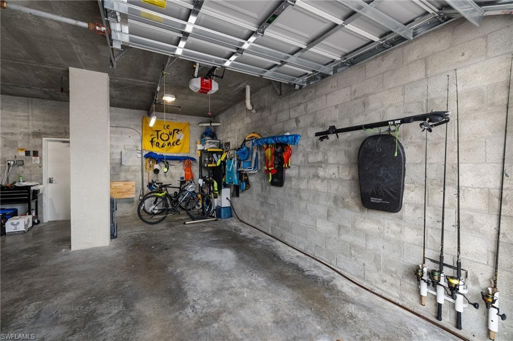 10482 Gulf Shore Dr 221, Naples, FL 34108-35