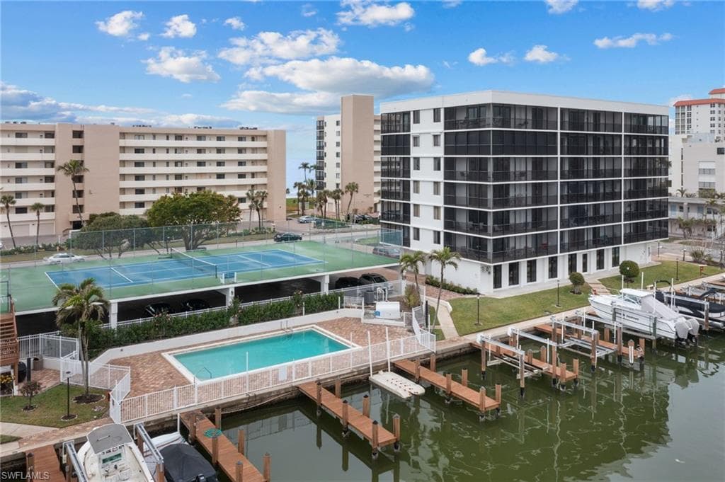10482 Gulf Shore Dr 221, Naples, FL 34108-38