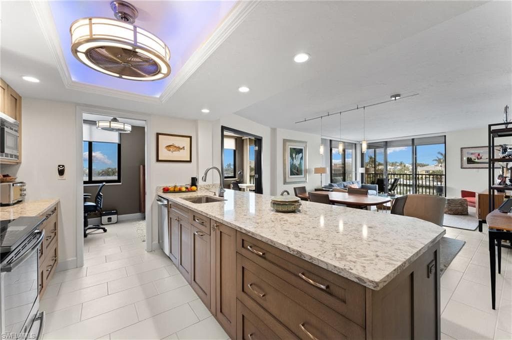 10482 Gulf Shore Dr 221, Naples, FL 34108-4
