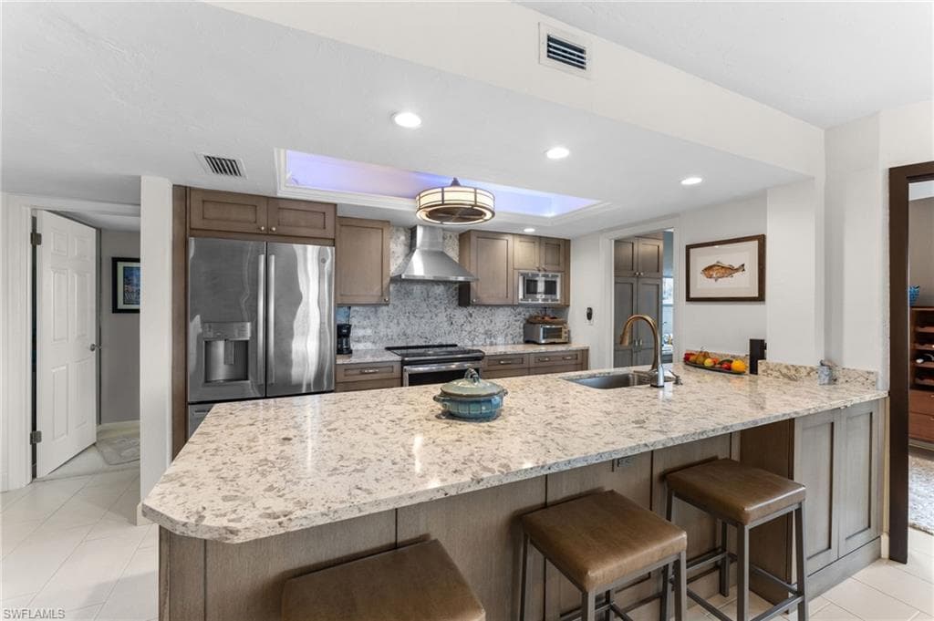 10482 Gulf Shore Dr 221, Naples, FL 34108-7