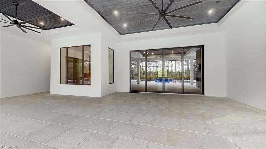 5990 English Oaks Ln, Naples, FL 34119-43