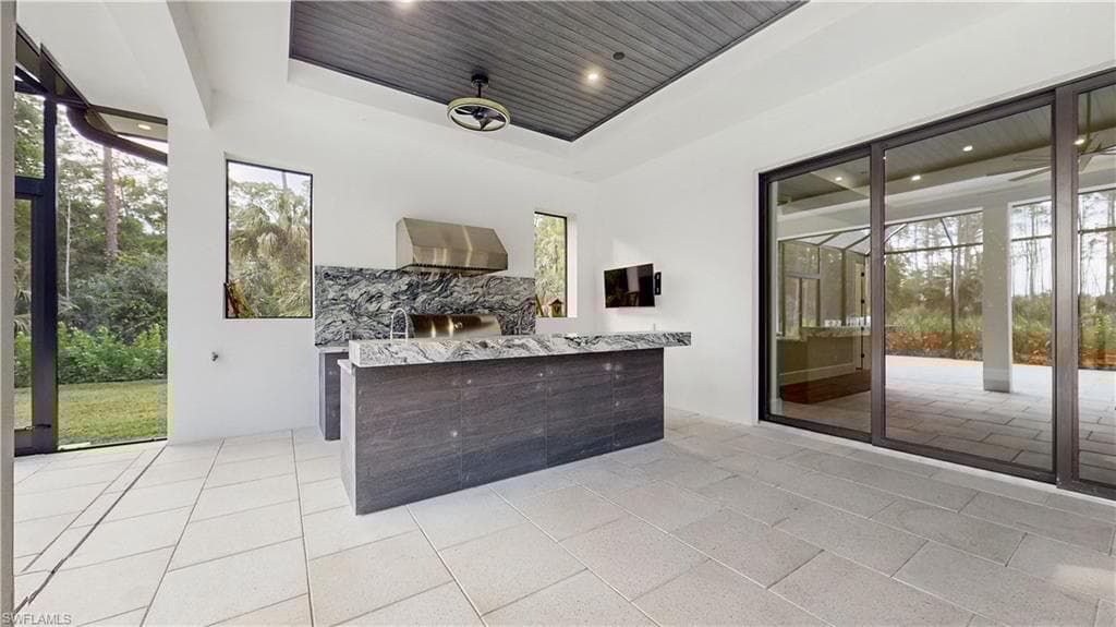 5990 English Oaks Ln, Naples, FL 34119-45