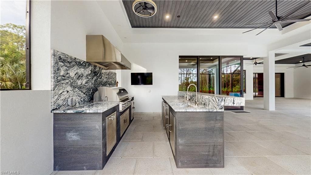 5990 English Oaks Ln, Naples, FL 34119-46