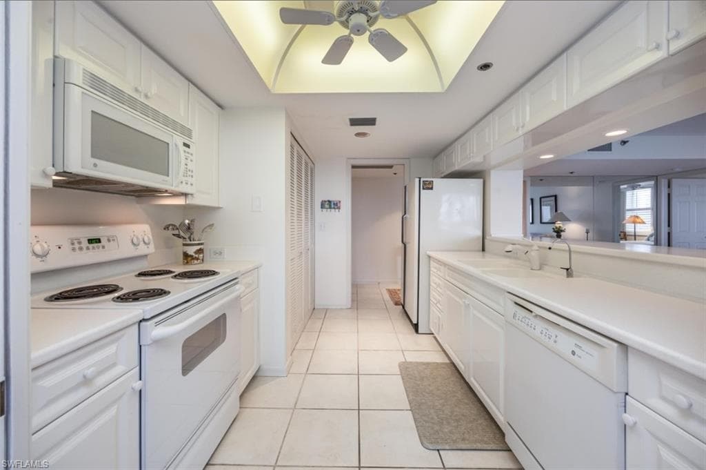 5550 Heron Point Dr 402, Naples, FL 34108-13