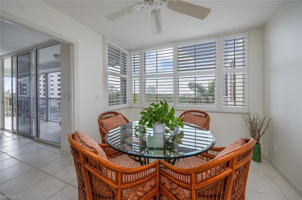 5550 Heron Point Dr 402, Naples, FL 34108-14